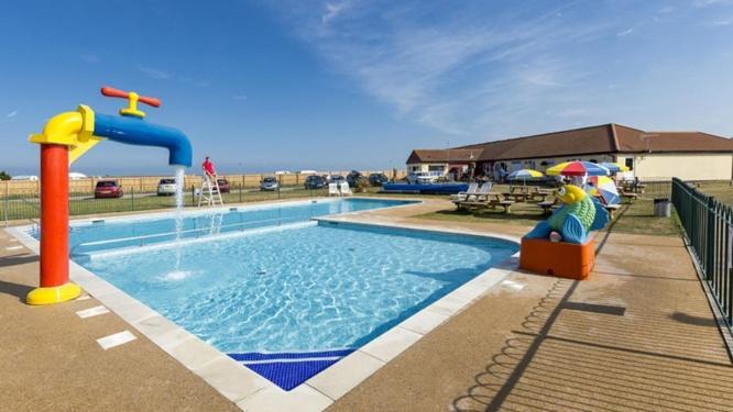 Отель Oyster Etchingham Seaview Уитстабл Экстерьер фото