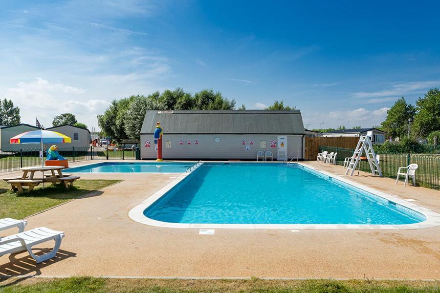 Отель Oyster Etchingham Seaview Уитстабл Экстерьер фото