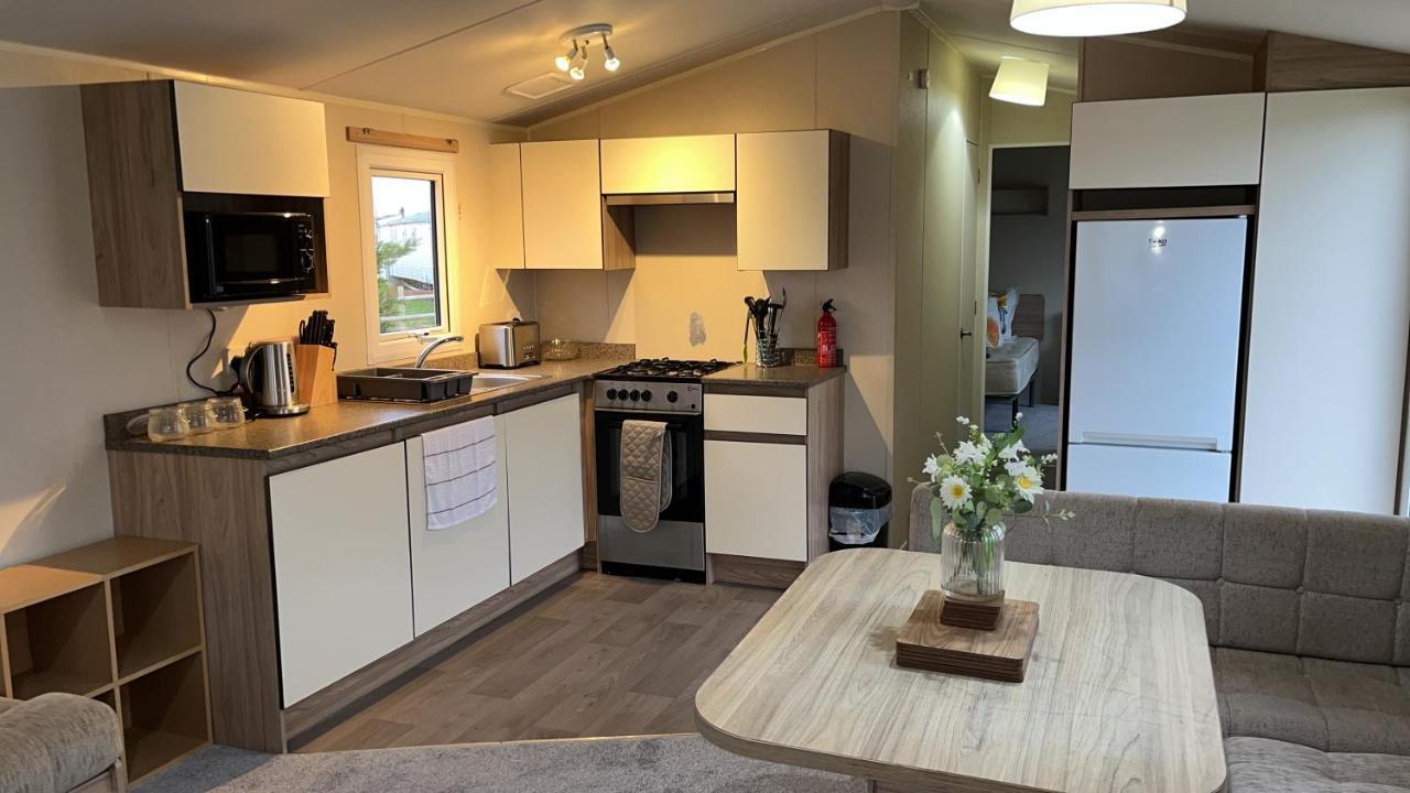 Отель Oyster Etchingham Seaview Уитстабл Экстерьер фото