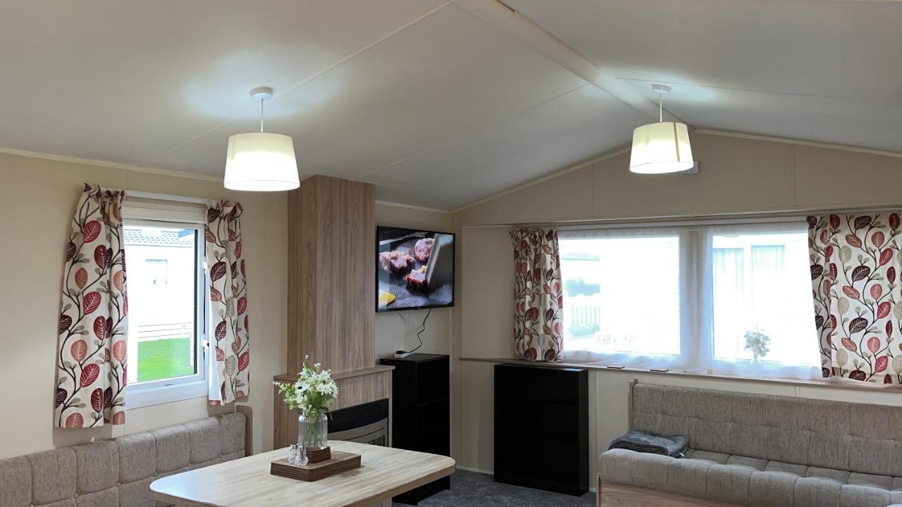 Отель Oyster Etchingham Seaview Уитстабл Экстерьер фото
